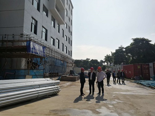 创业中心进行工地安全检查